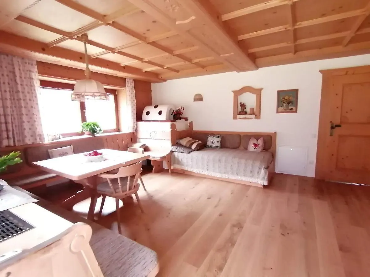 Apartmenthaus Paradise contacts